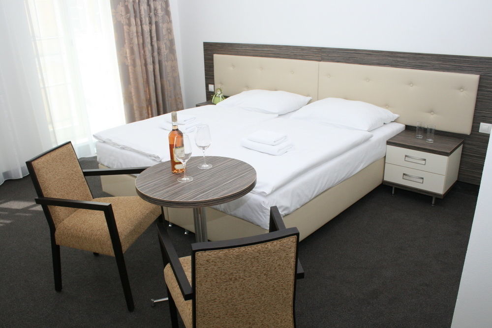 Hotel Malta Карлови Вари Екстериор снимка