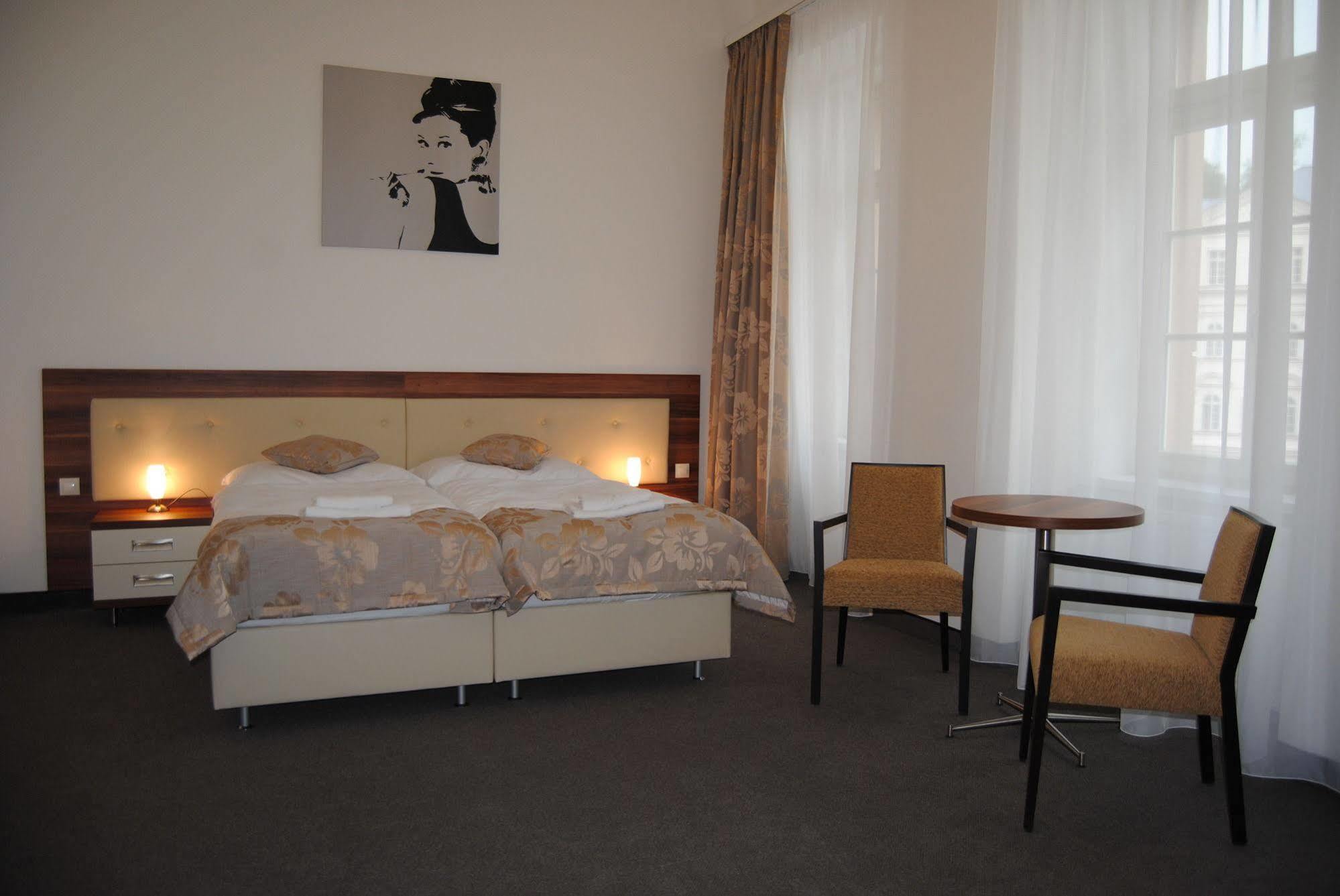 Hotel Malta Карлови Вари Екстериор снимка